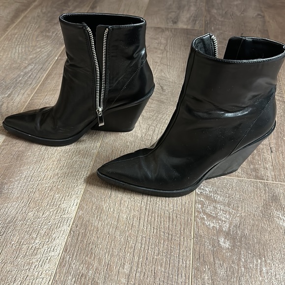 Zara Ankle Boots - Picture 2 of 6
